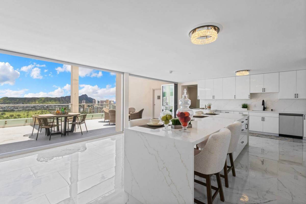 Apartment for rent at 555 University Ave #PH1, Honolulu, HI 96826