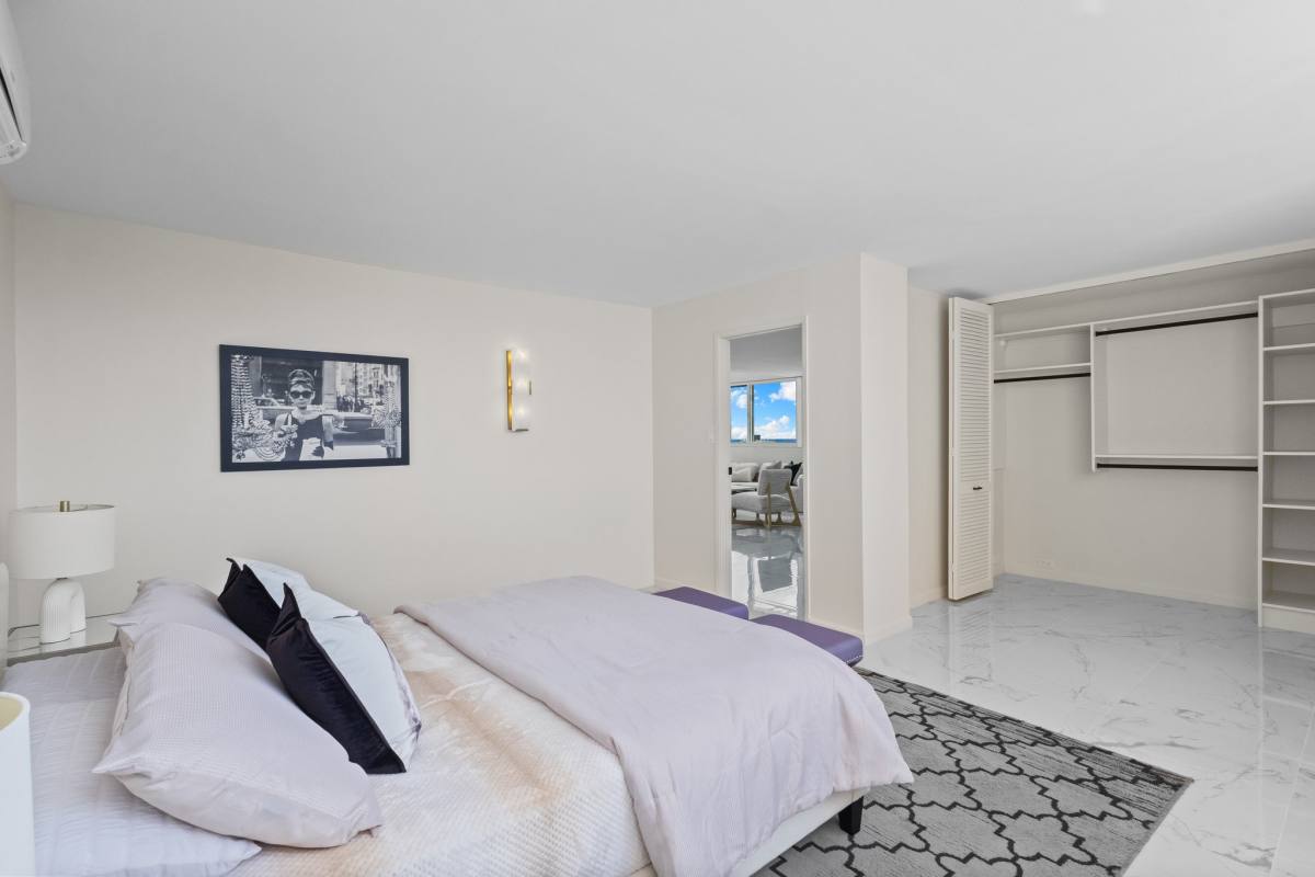 Apartment for rent at 555 University Ave #PH1, Honolulu, HI 96826