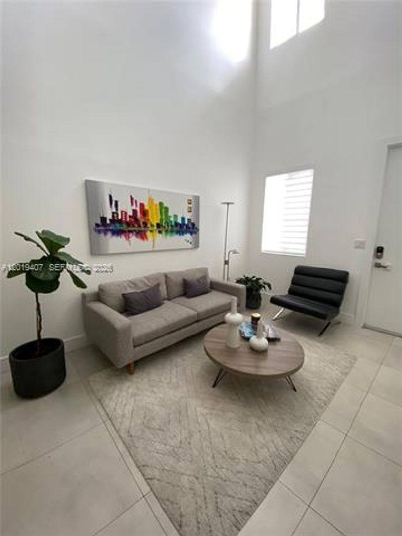 Townhouse for rent at 10241 NW 71st Terrace, Miami, FL 33178