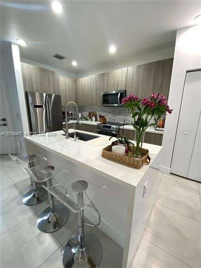 Townhouse for rent at 10241 NW 71st Terrace, Miami, FL 33178