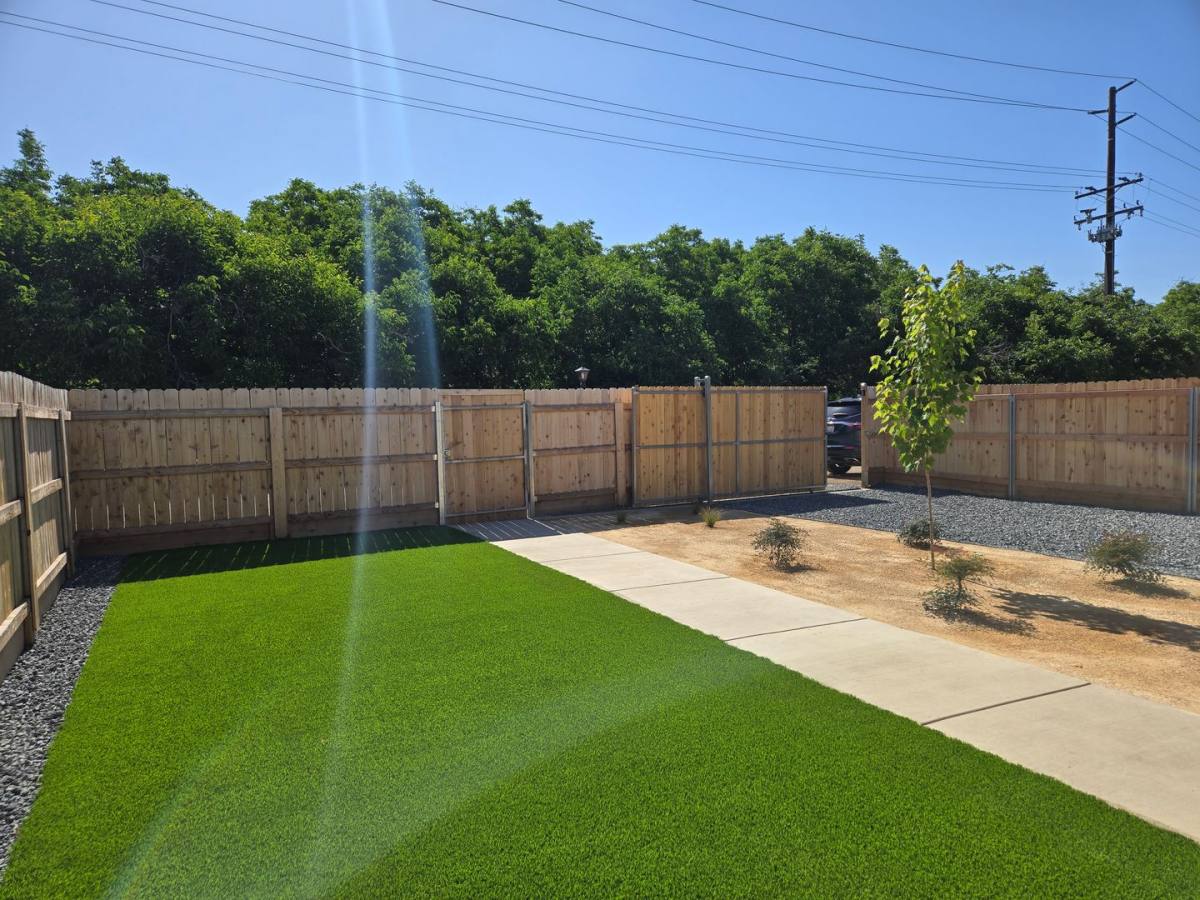 House for rent at 917 E Tulare Ave, Visalia, CA 93292