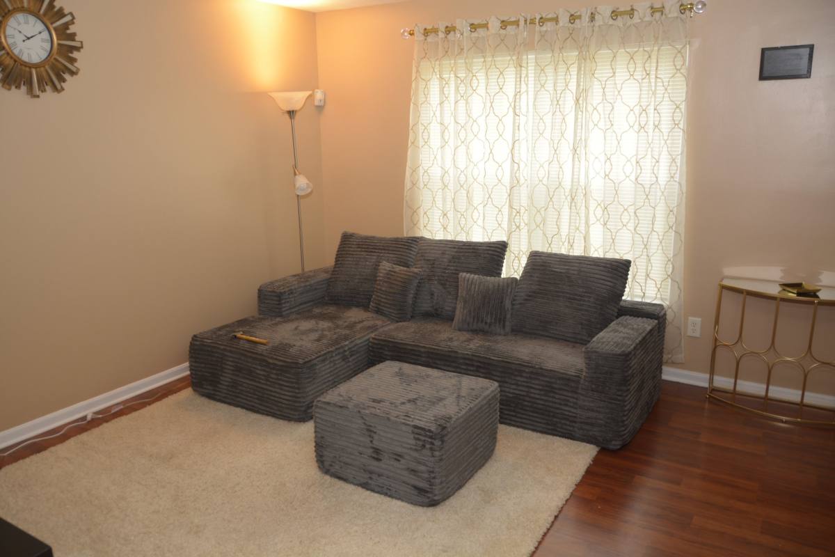 House for rent at 979 Kemper Meadow Dr, Cincinnati, OH 45240