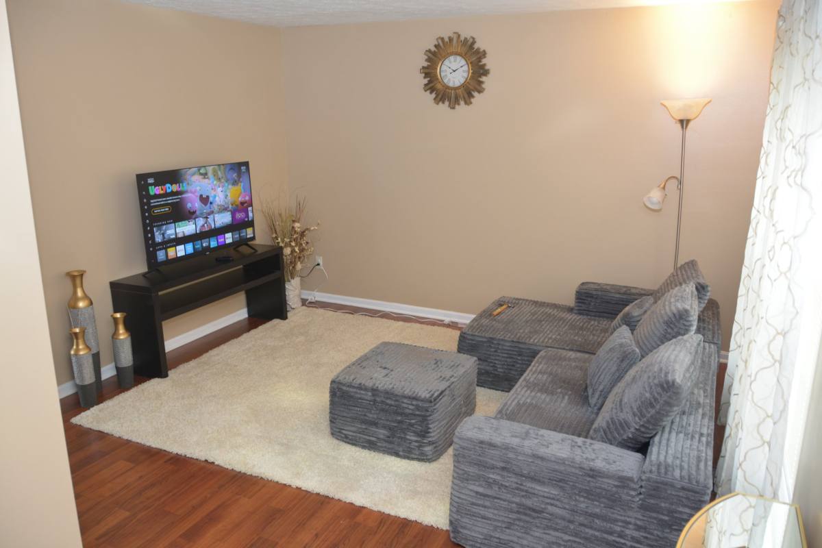 House for rent at 979 Kemper Meadow Dr, Cincinnati, OH 45240