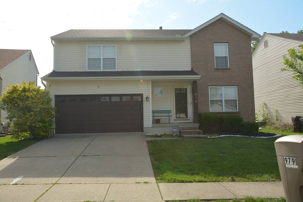 House for rent at 979 Kemper Meadow Dr, Cincinnati, OH 45240