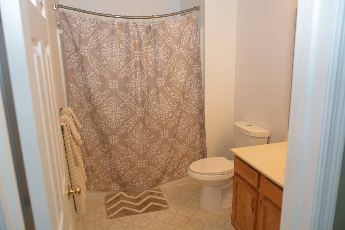 House for rent at 979 Kemper Meadow Dr, Cincinnati, OH 45240