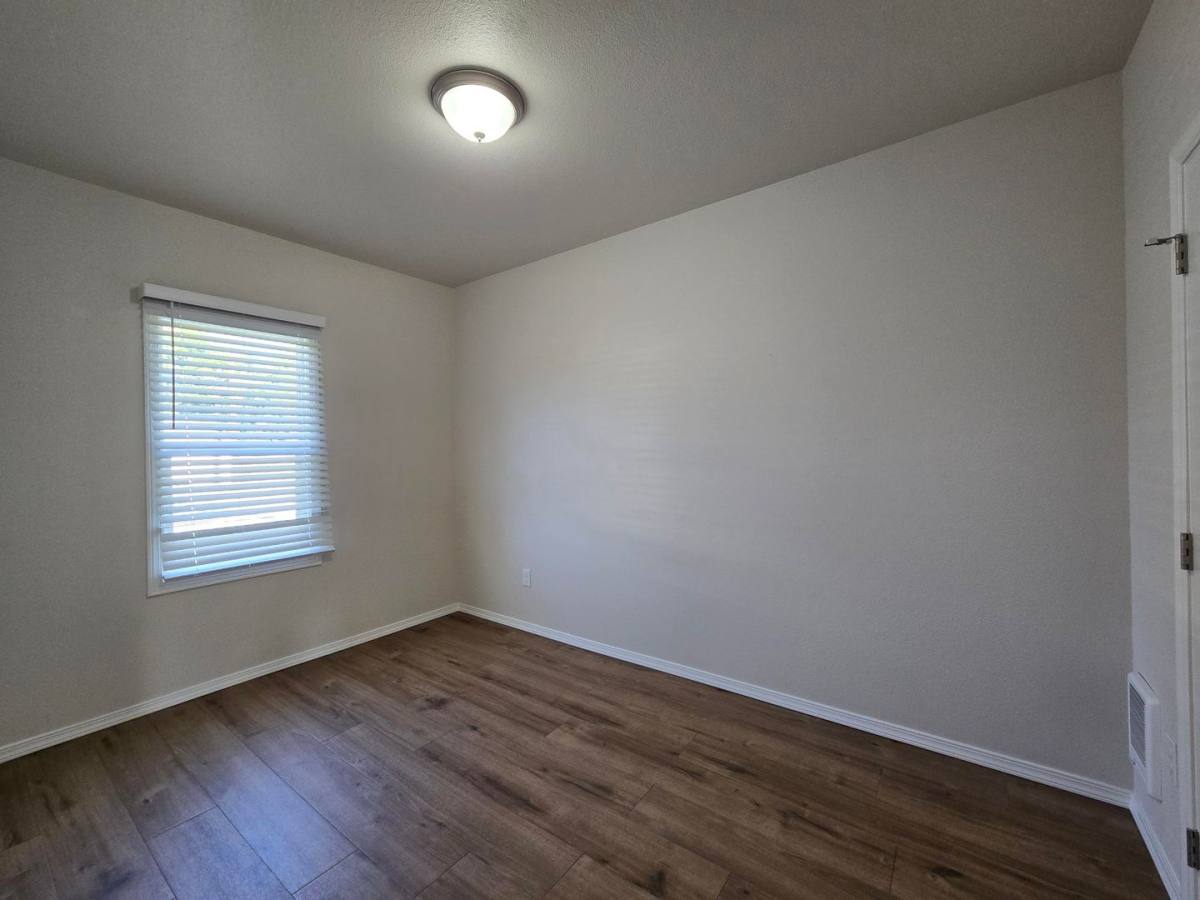 Townhouse for rent at 713 W Bonneville St, Pasco, WA 99301