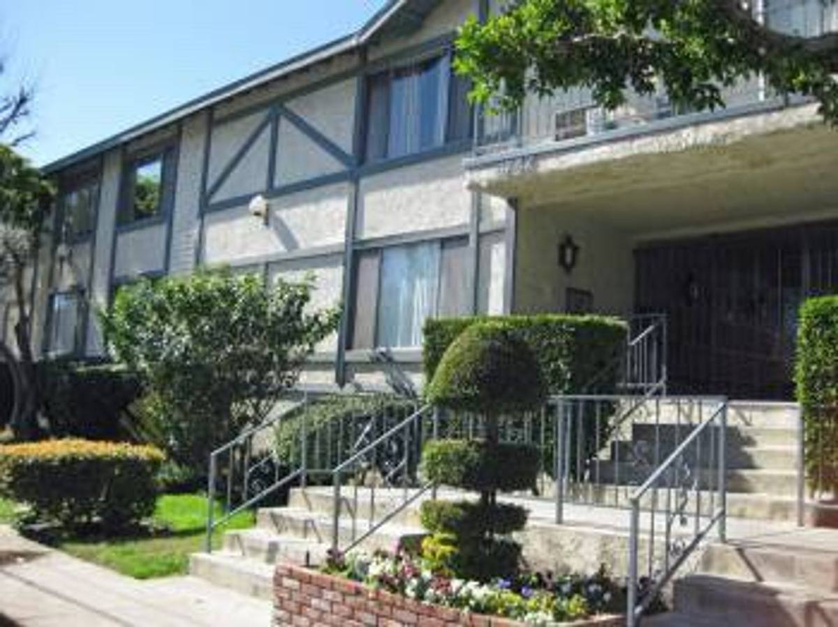 Apartment for rent at 5747 Laurel Canyon Blvd, Valley Village, CA 91607