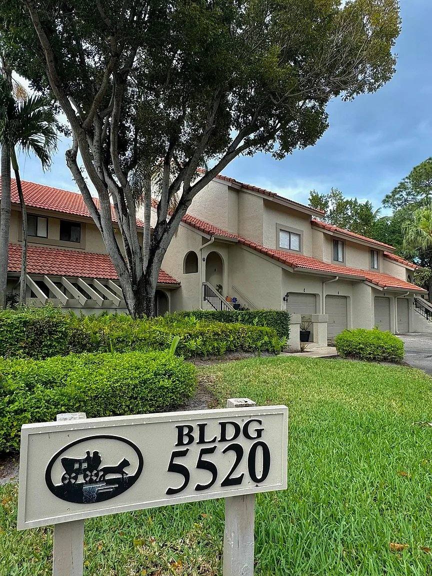 Apartment for rent at 5520 Coach House Circle, Boca Raton, FL 33486