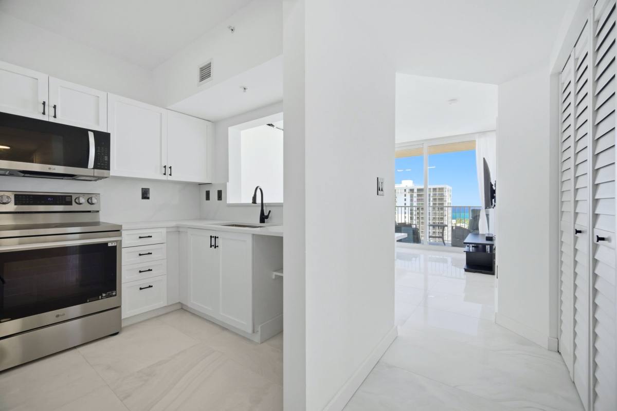 Apartment for rent at 3020 NE 32nd Ave #1407, Fort Lauderdale, FL 33308