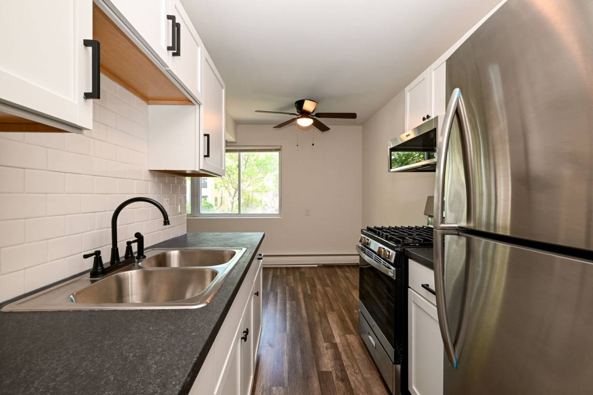 Apartment for rent at 515 5th St SE #4, Minneapolis, MN 55414