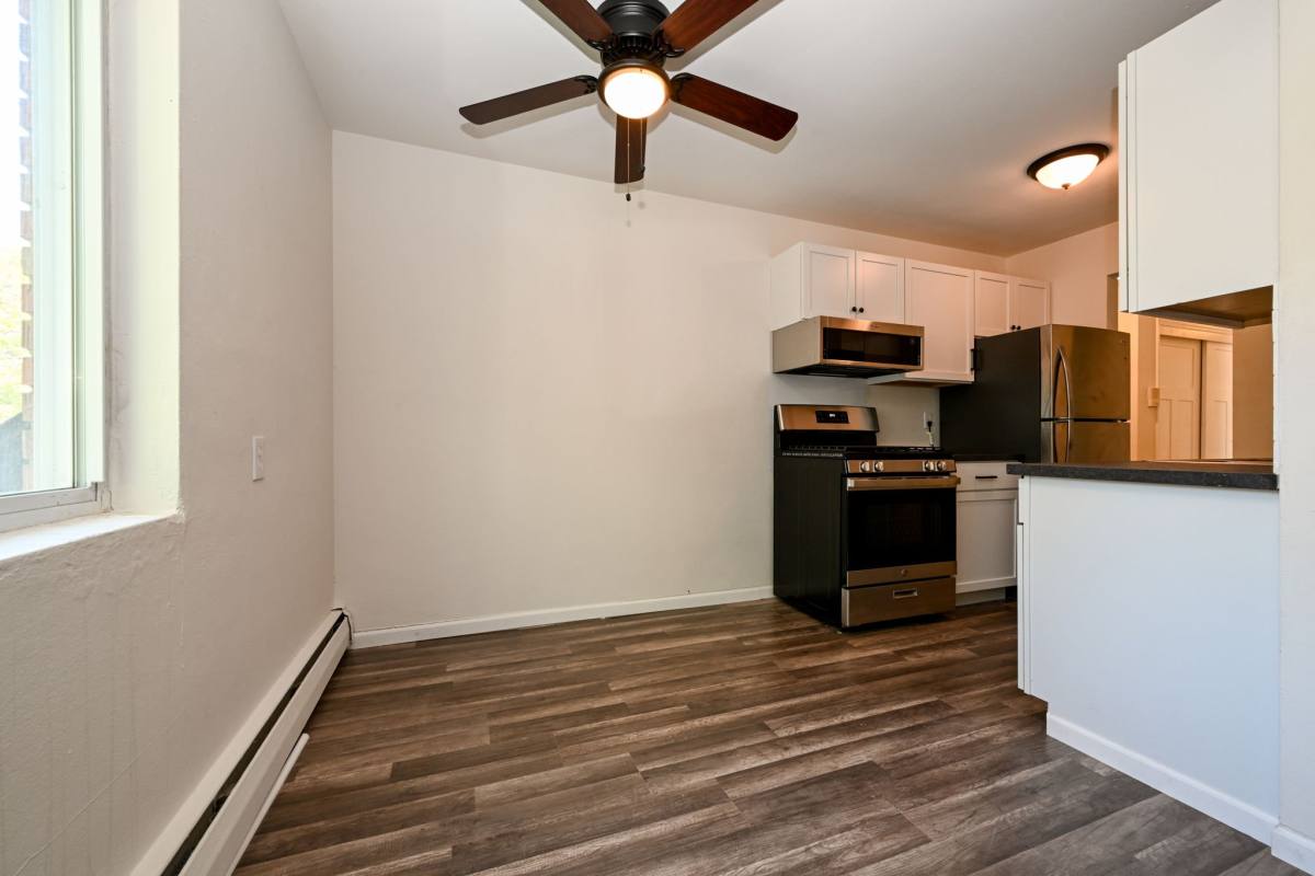 Apartment for rent at 515 5th St SE #4, Minneapolis, MN 55414