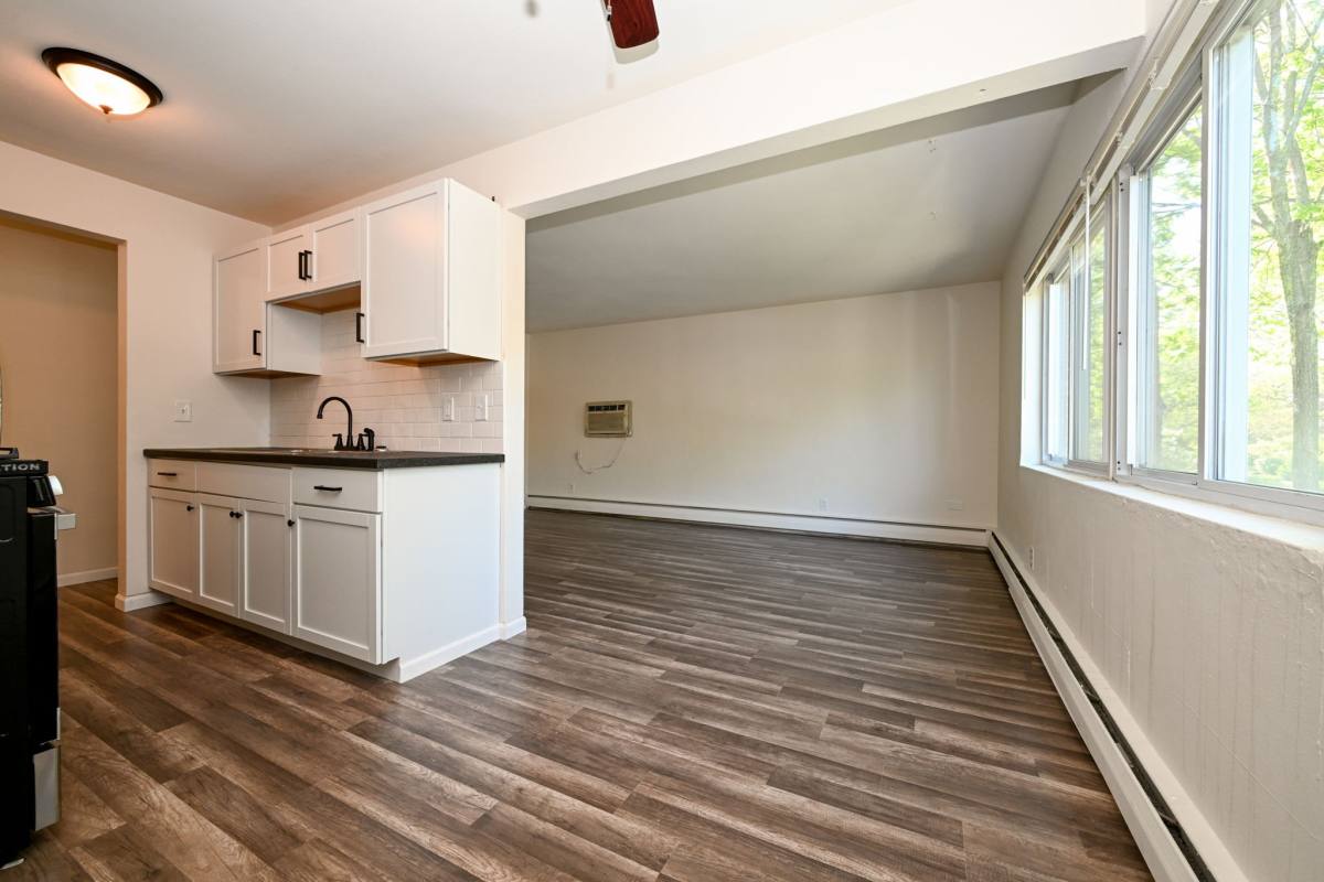 Apartment for rent at 515 5th St SE #4, Minneapolis, MN 55414