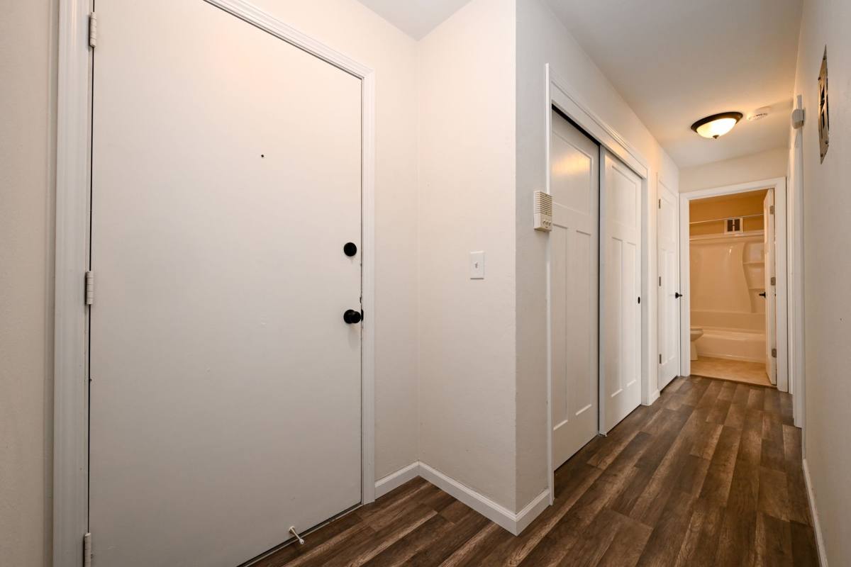 Apartment for rent at 515 5th St SE #4, Minneapolis, MN 55414