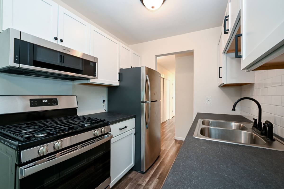 Apartment for rent at 515 5th St SE #4, Minneapolis, MN 55414