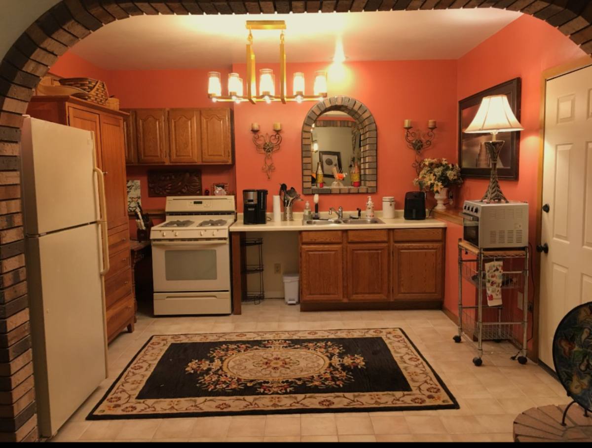 House for rent at 6485 Grandview Dr, Eden Prairie, MN 55346