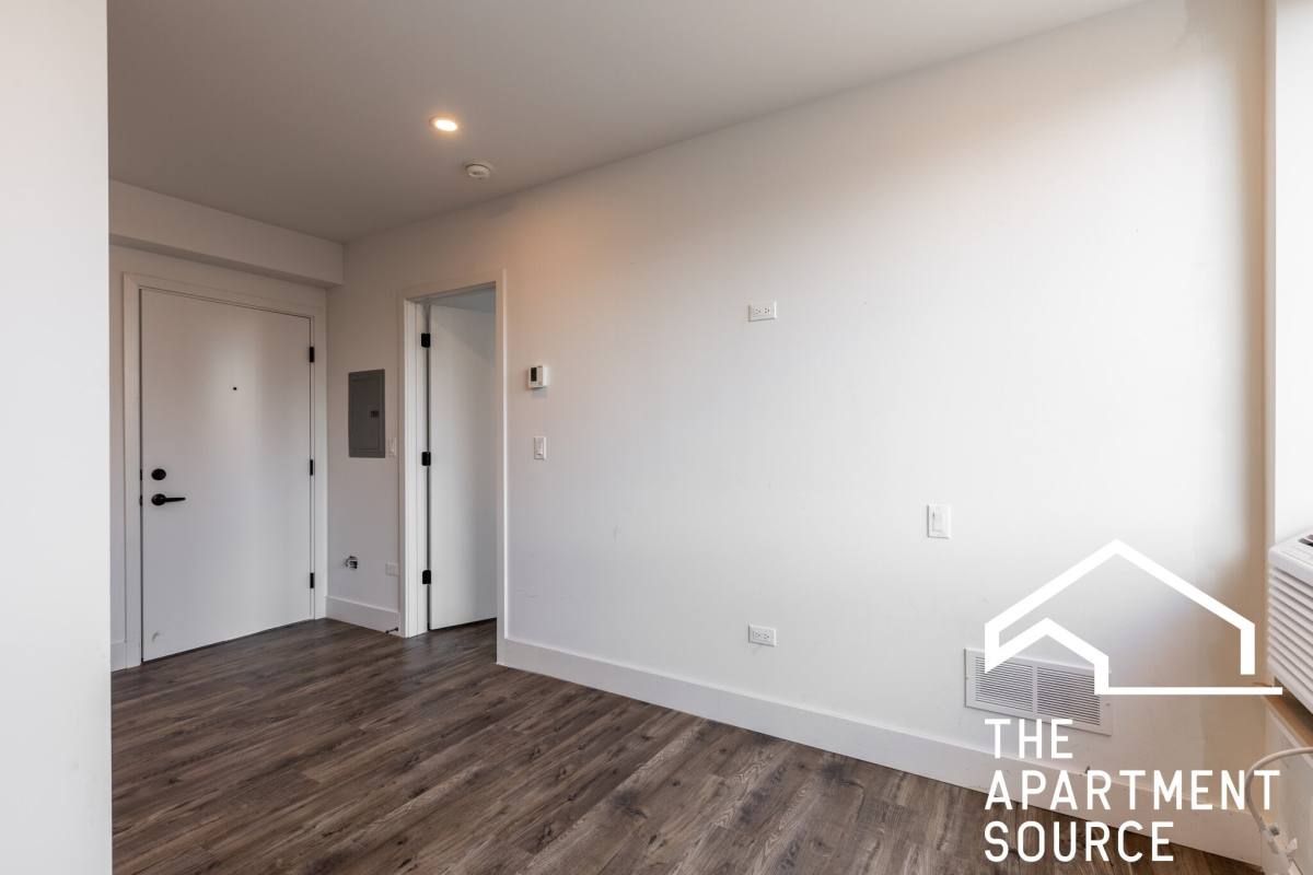Apartment for rent at 941 W Carmen #103, Chicago, IL 60640