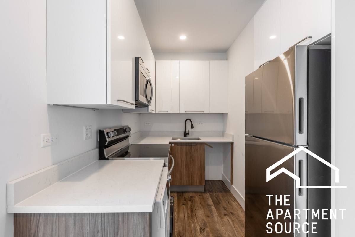 Apartment for rent at 941 W Carmen #103, Chicago, IL 60640