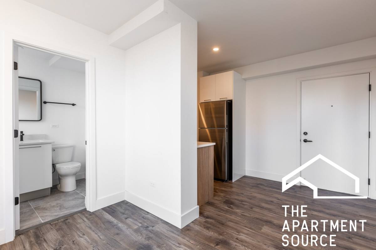 Apartment for rent at 941 W Carmen #103, Chicago, IL 60640