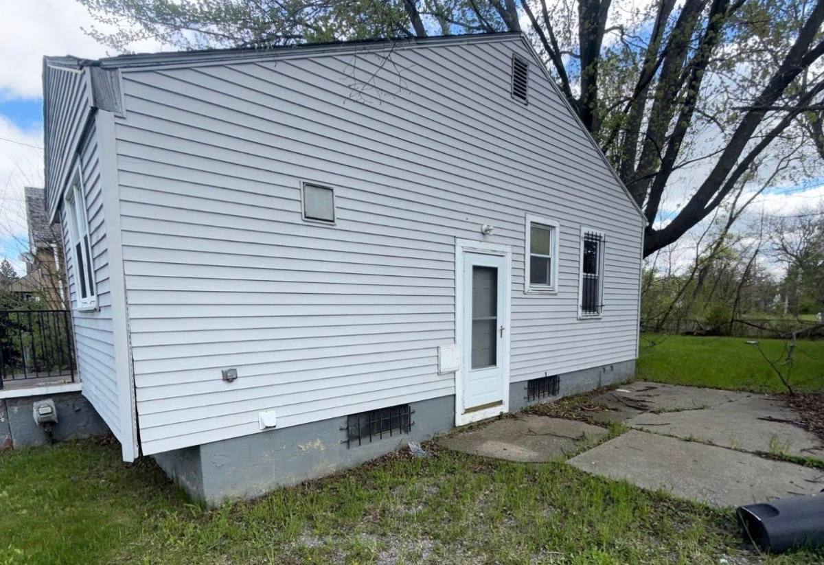 House for rent at 3506 Brownell Blvd, Flint, MI 48504