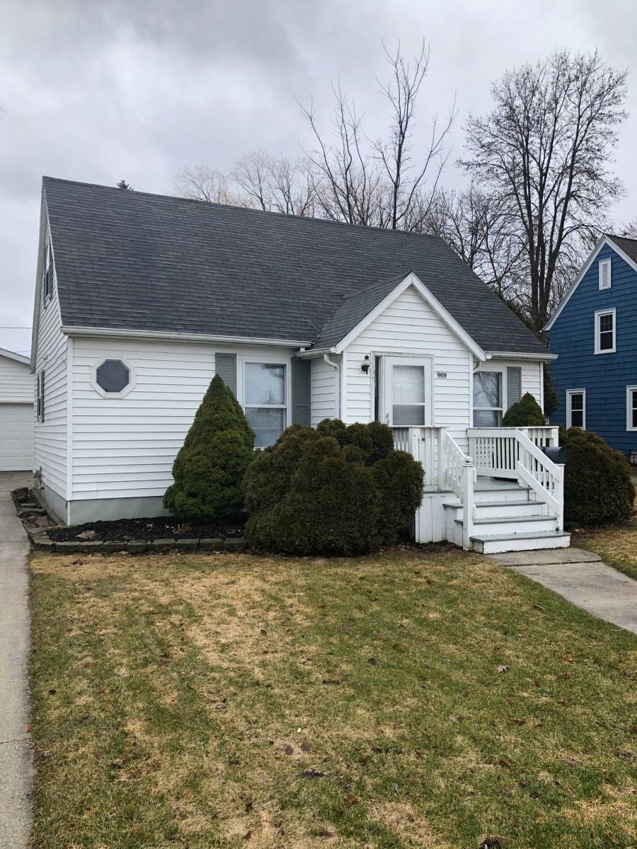 House for rent at 909 N Ave, Sheboygan, WI 53083