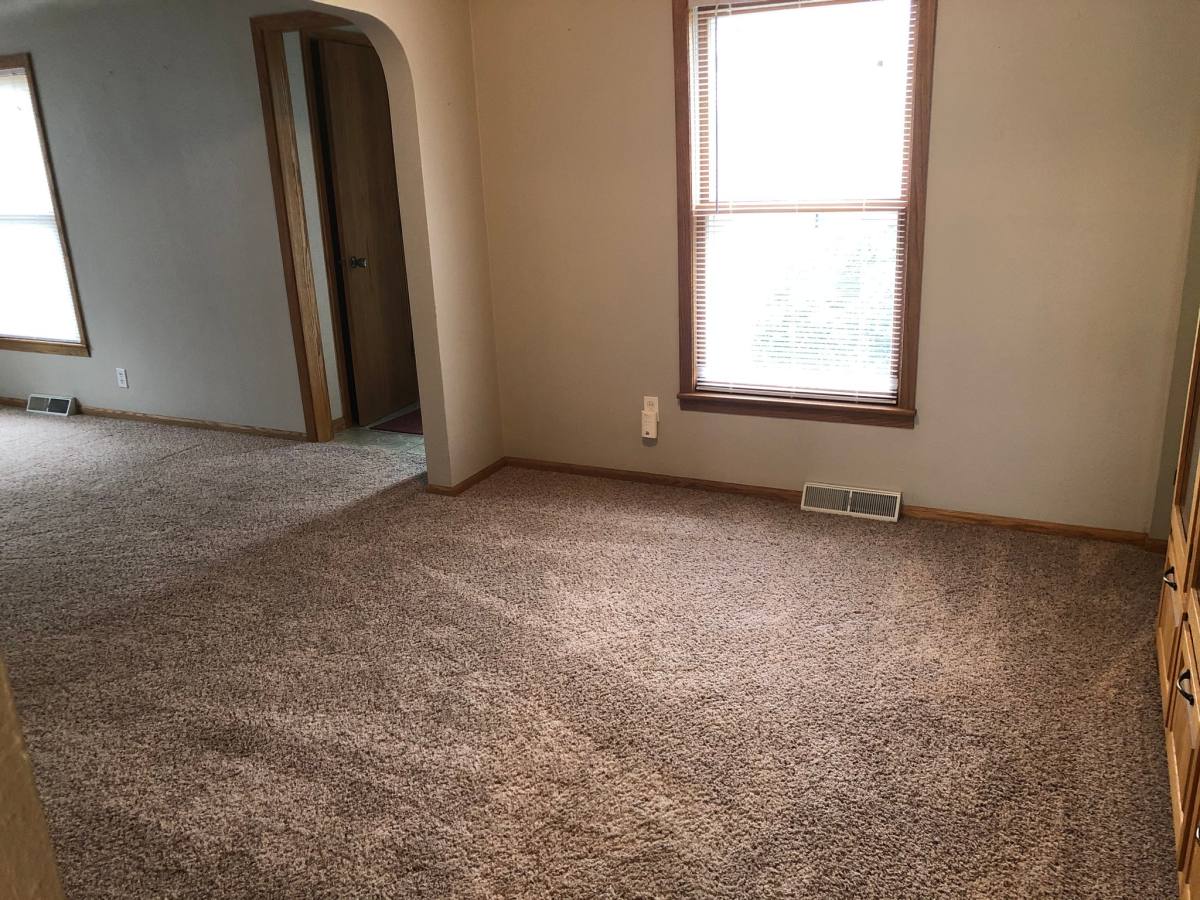 House for rent at 909 N Ave, Sheboygan, WI 53083