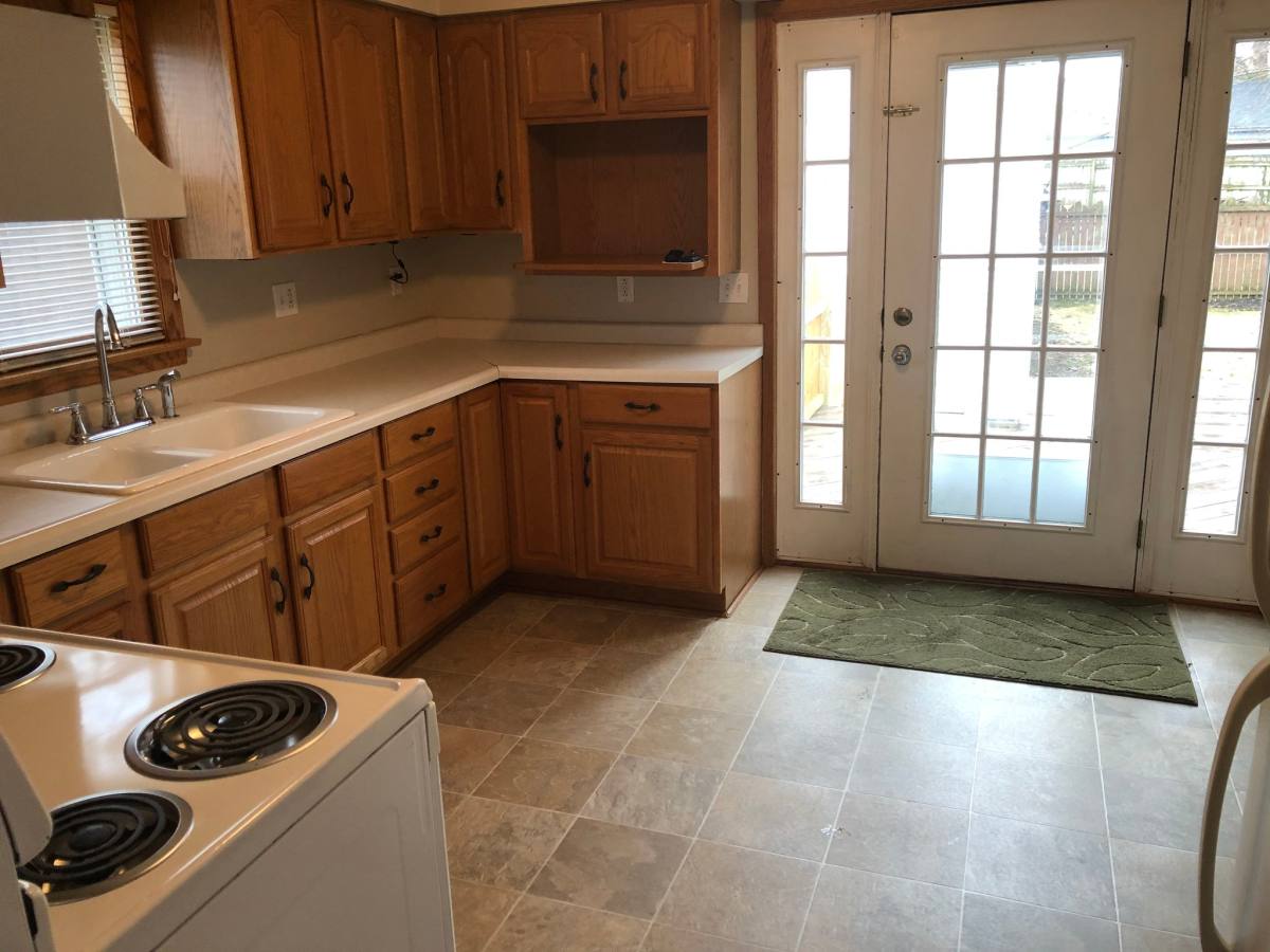House for rent at 909 N Ave, Sheboygan, WI 53083