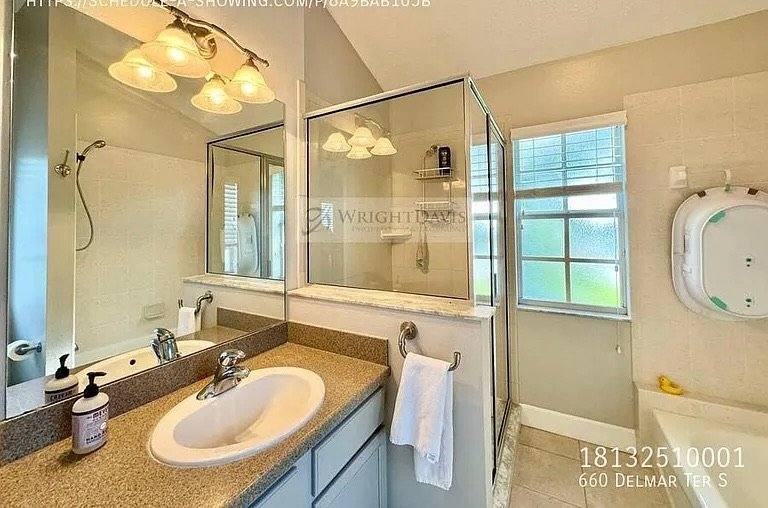 Townhouse for rent at 660 Delmar Terrace S, Saint Petersburg, FL 33701
