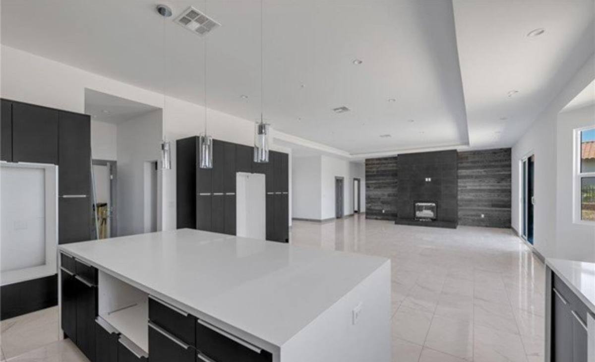 House for rent at 41446 Manzanita Dr, Palmdale, CA 93551