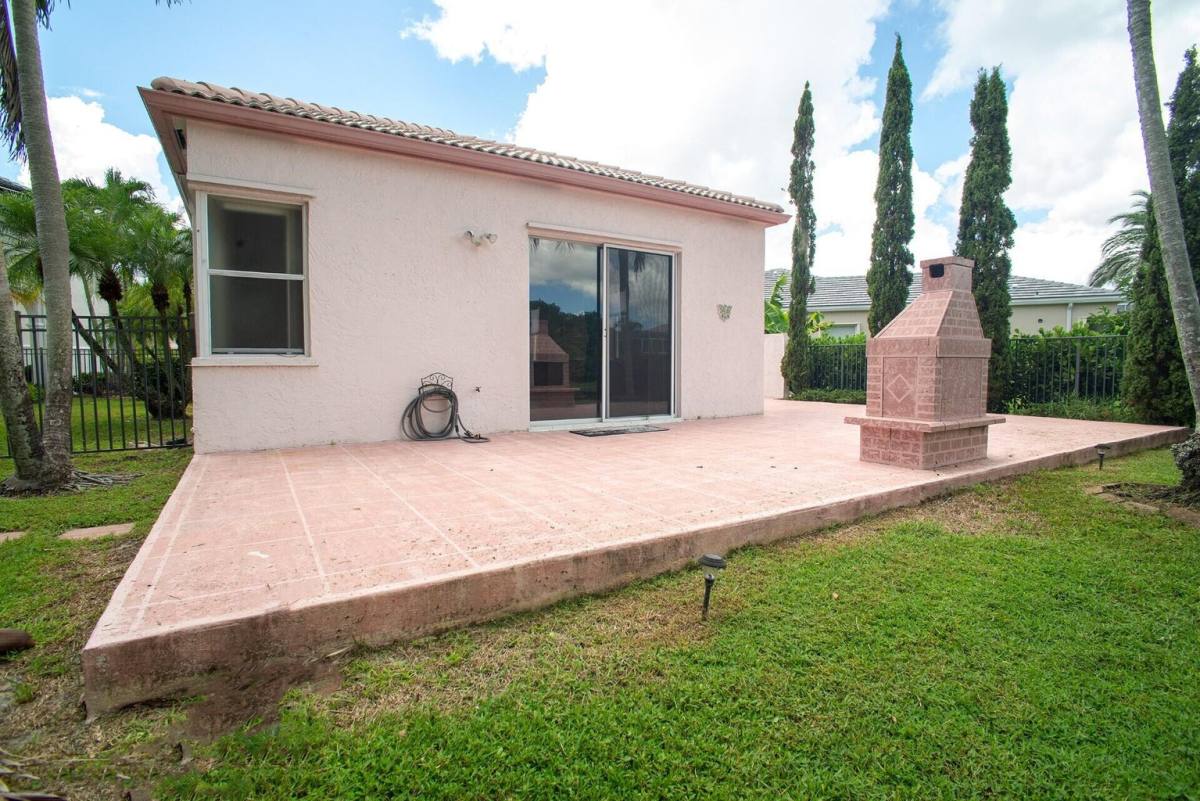 House for rent at 7479 Ridgefield Lane, Lake Worth, FL 33467