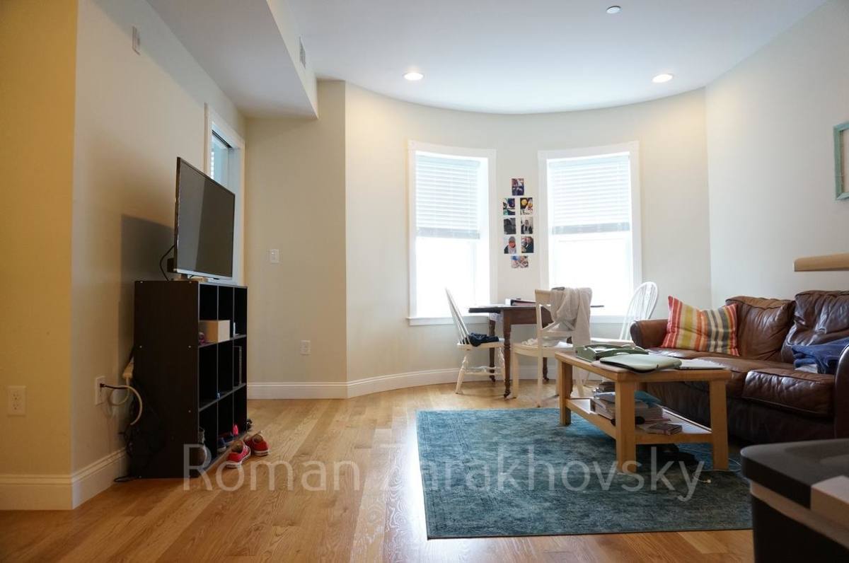 Apartment for rent at 54 Kent St #1A, Brookline, MA 02445