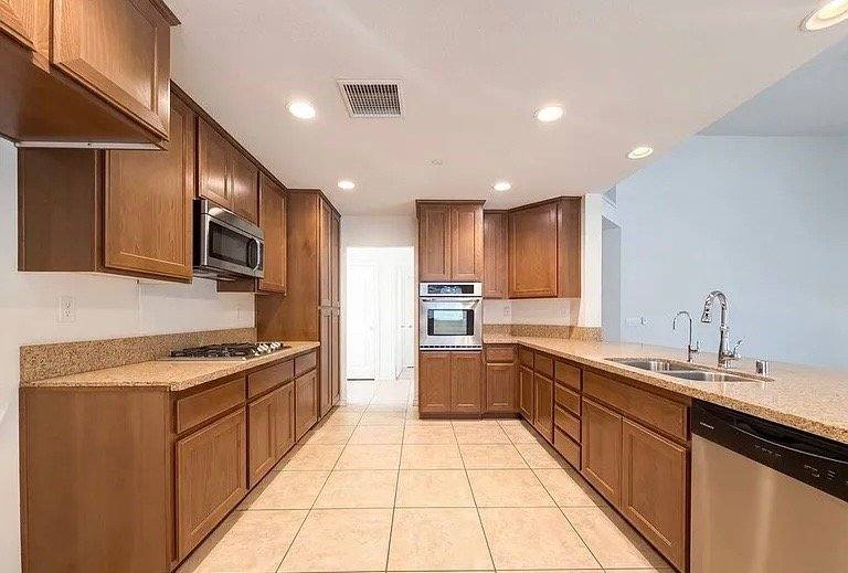 House for rent at 4202 Coolidge Ave, Lincoln Park, MI 48146