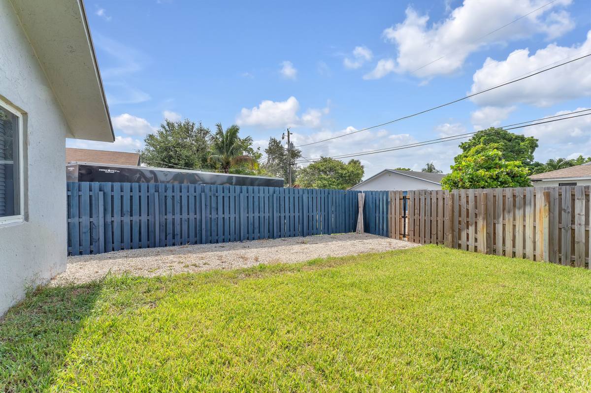 Apartment for rent at 48 SW 13th St 50 Dania Beach, Dania, FL 33004