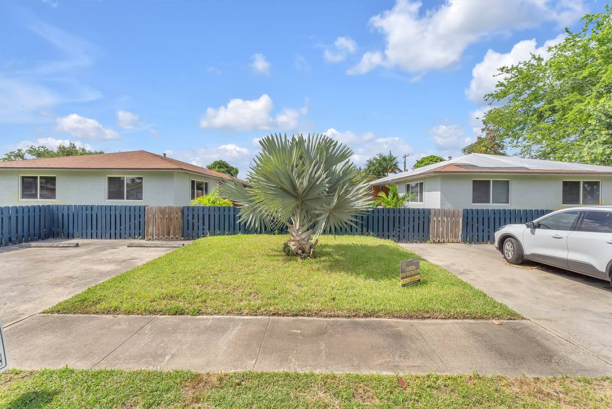 Apartment for rent at 48 SW 13th St 50 Dania Beach, Dania, FL 33004