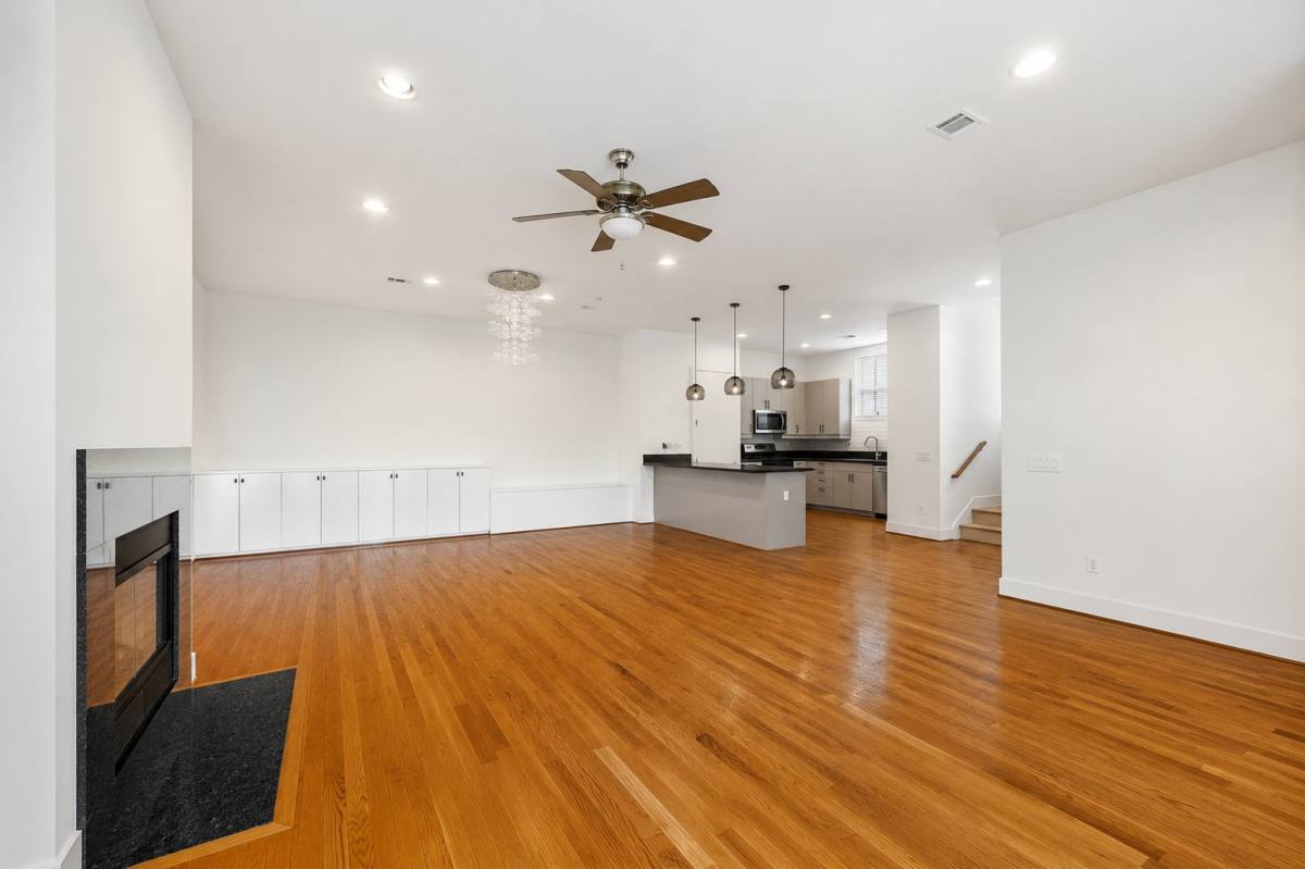 Townhouse for rent at 4307 Feagan St #A, Houston, TX 77007