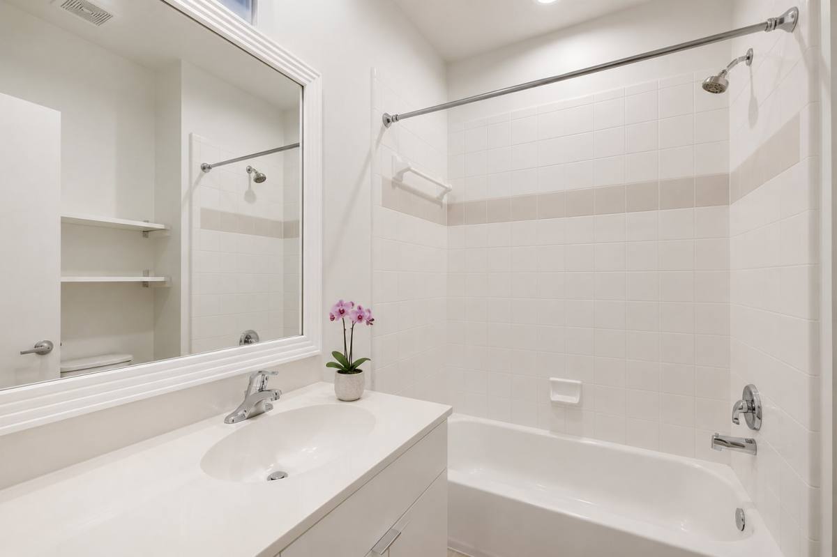Townhouse for rent at 4307 Feagan St #A, Houston, TX 77007