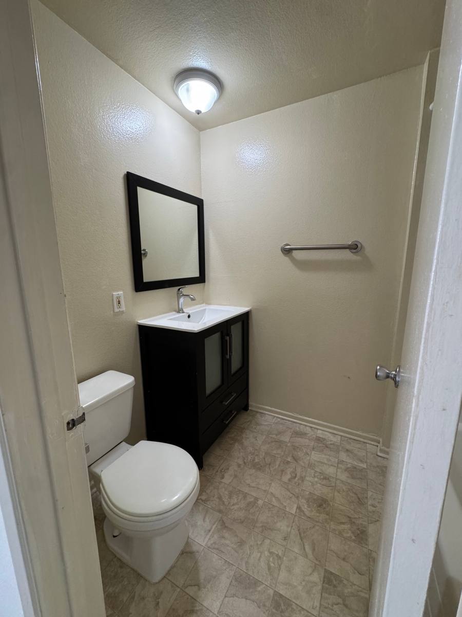 Apartment for rent at 14240 Burbank Blvd #111, Van Nuys, CA 91401
