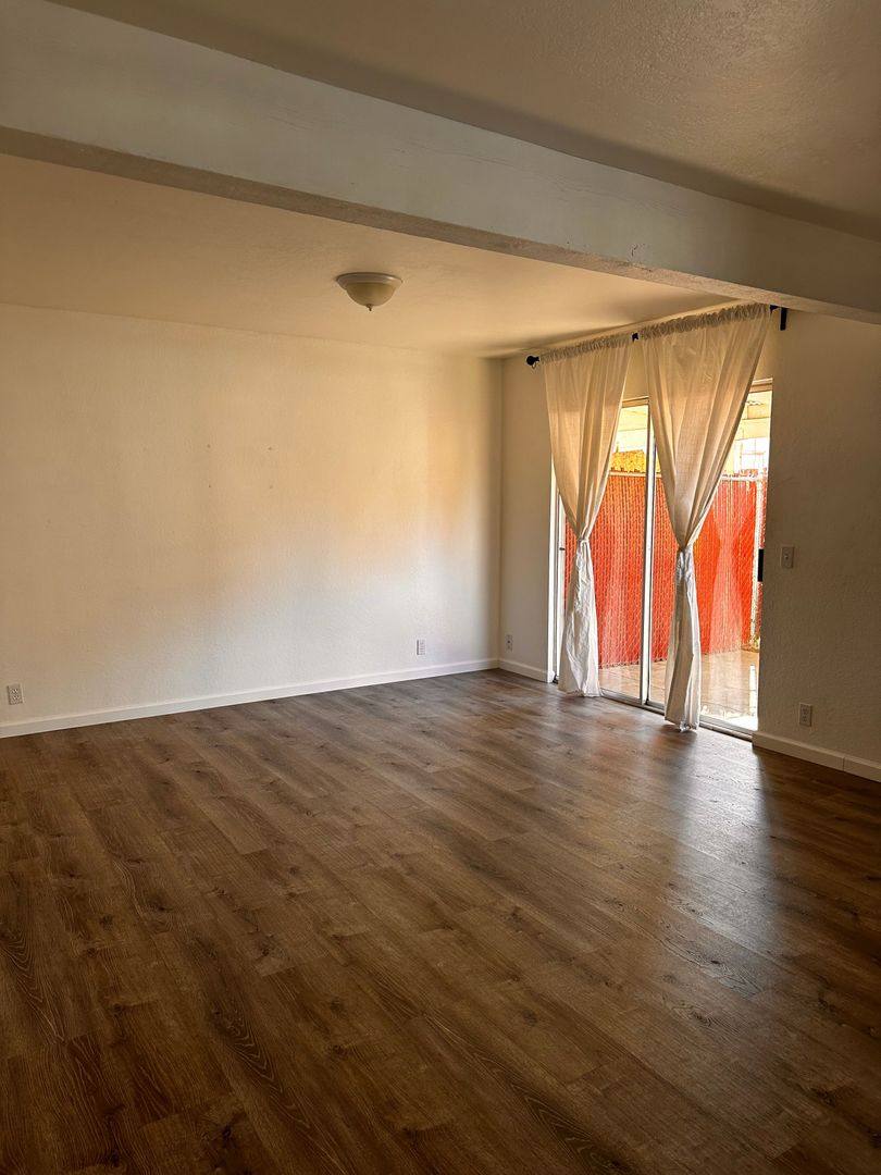 Townhouse for rent at 1905 8th St, Redding, CA 96001