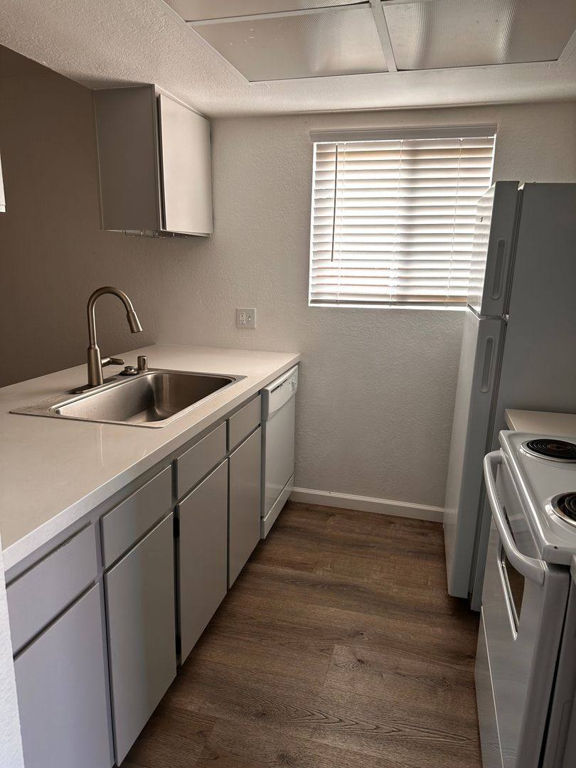 Townhouse for rent at 1905 8th St, Redding, CA 96001
