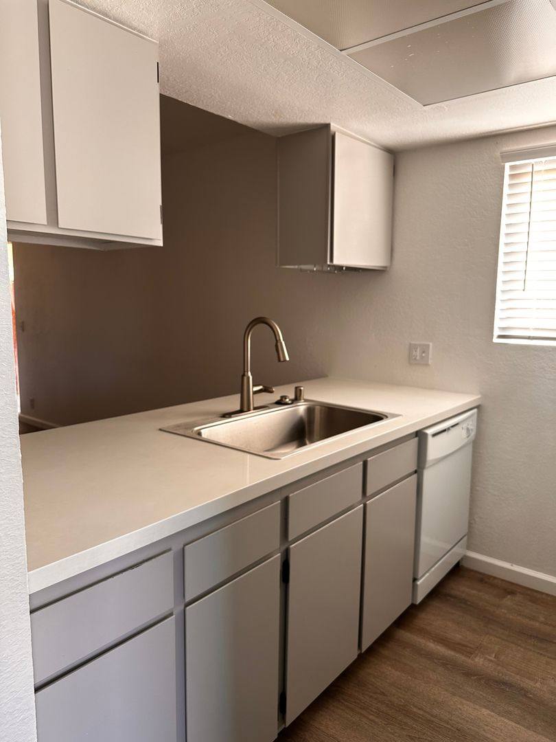 Townhouse for rent at 1905 8th St, Redding, CA 96001