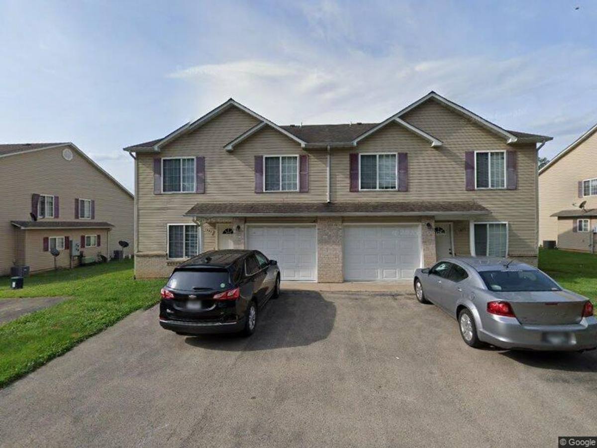 Townhouse for rent at 1847 Woodland Trail, Farmington, MO 63640