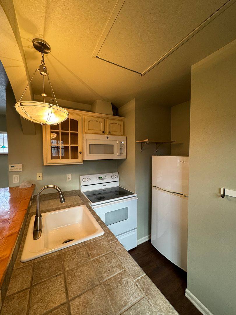 Apartment for rent at 246 NW Jefferson Place, Bend, OR 97703