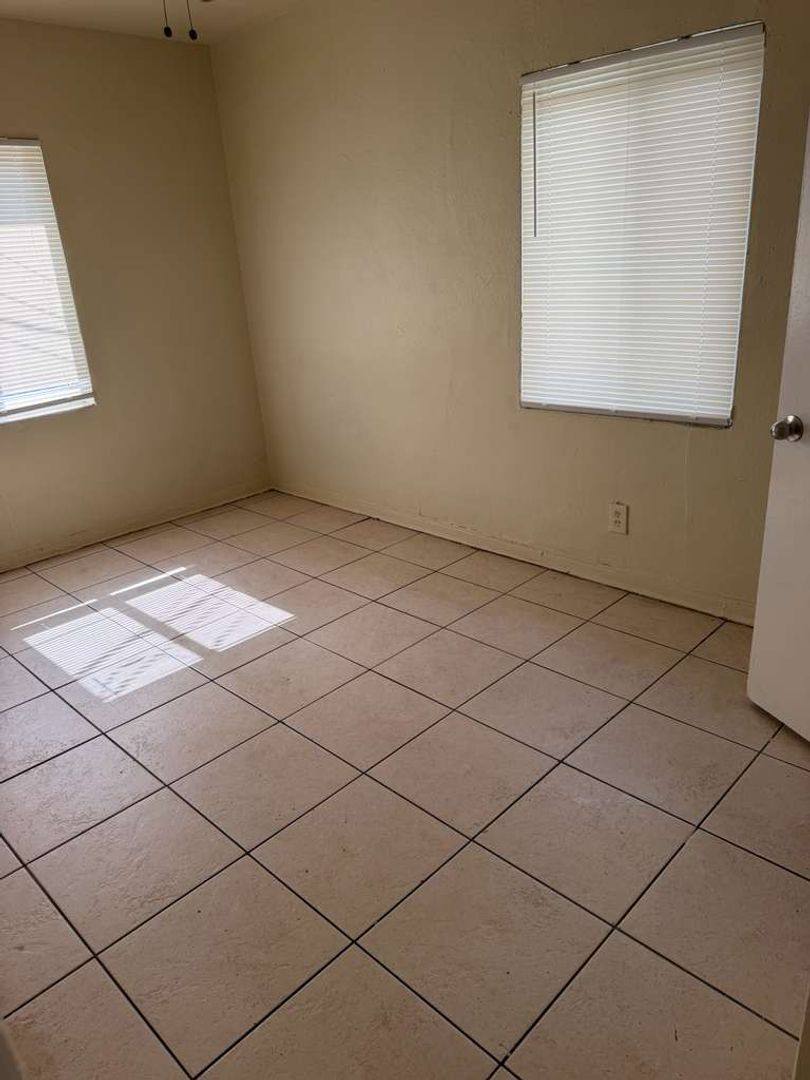 Apartment for rent at 423 NW 13 Ave, Fort Lauderdale, FL 33311