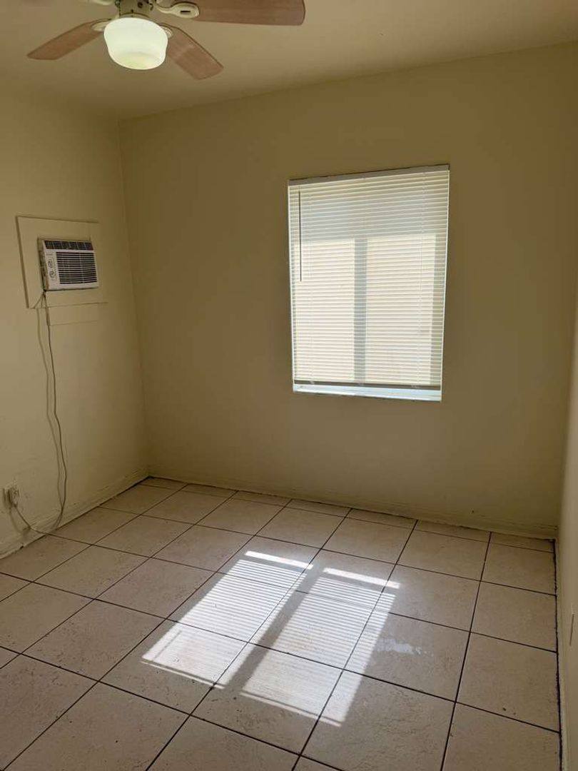 Apartment for rent at 423 NW 13 Ave, Fort Lauderdale, FL 33311