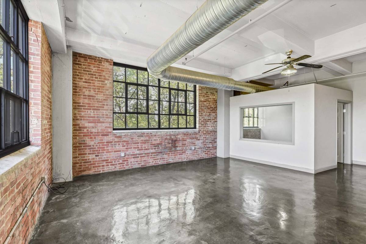 Apartment for rent at 3030 E 63rd St, Cleveland, OH 44127