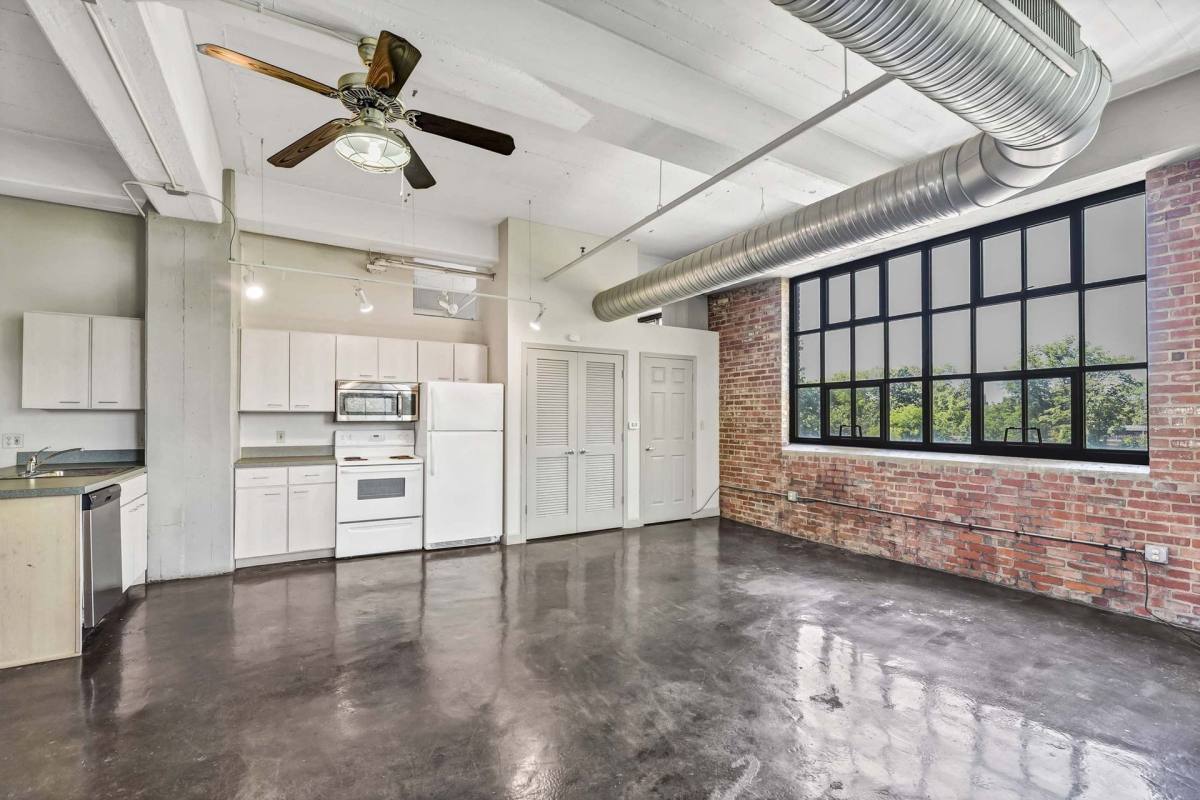 Apartment for rent at 3030 E 63rd St, Cleveland, OH 44127