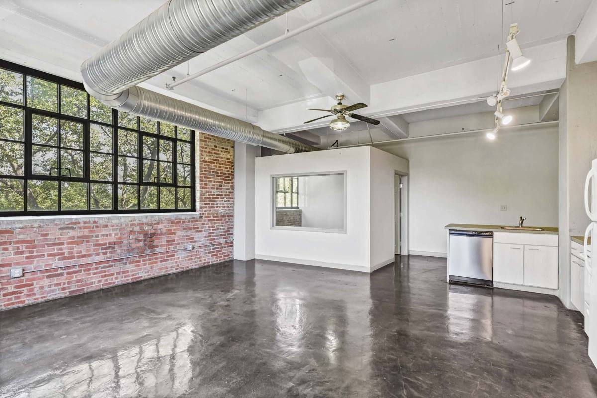 Apartment for rent at 3030 E 63rd St, Cleveland, OH 44127