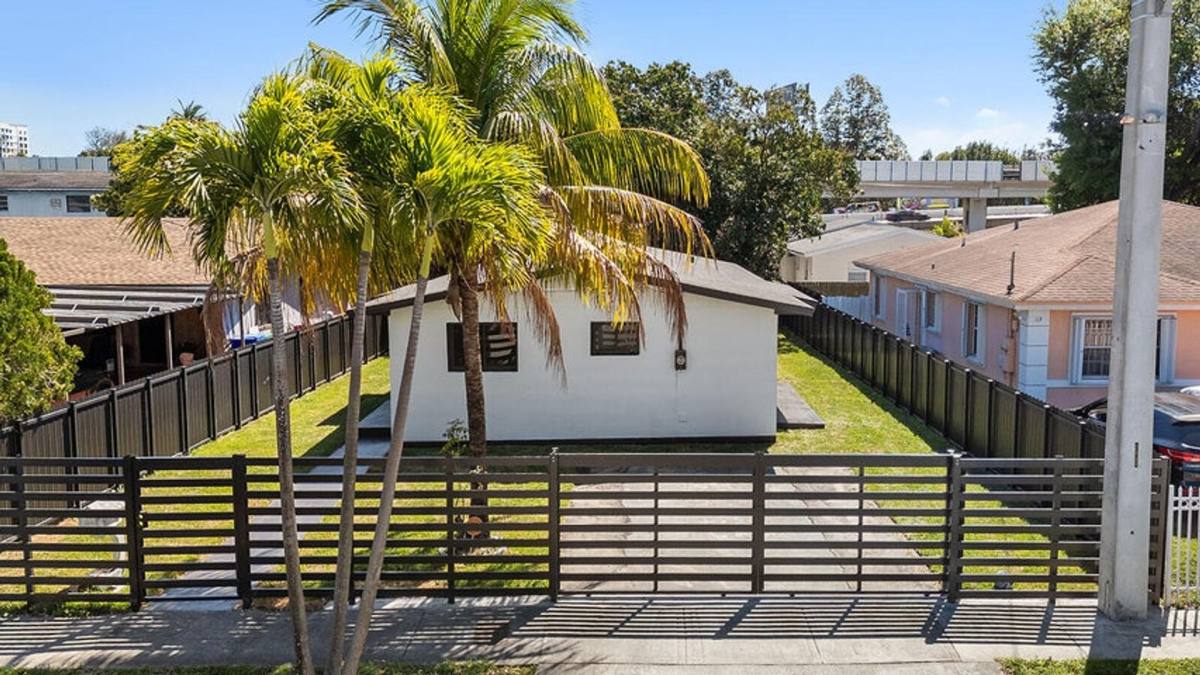 House for rent at 1522 NW 41st St, Miami, FL 33142