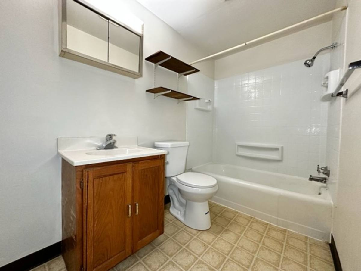Apartment for rent at 420 E Main St, Mishicot, WI 54228