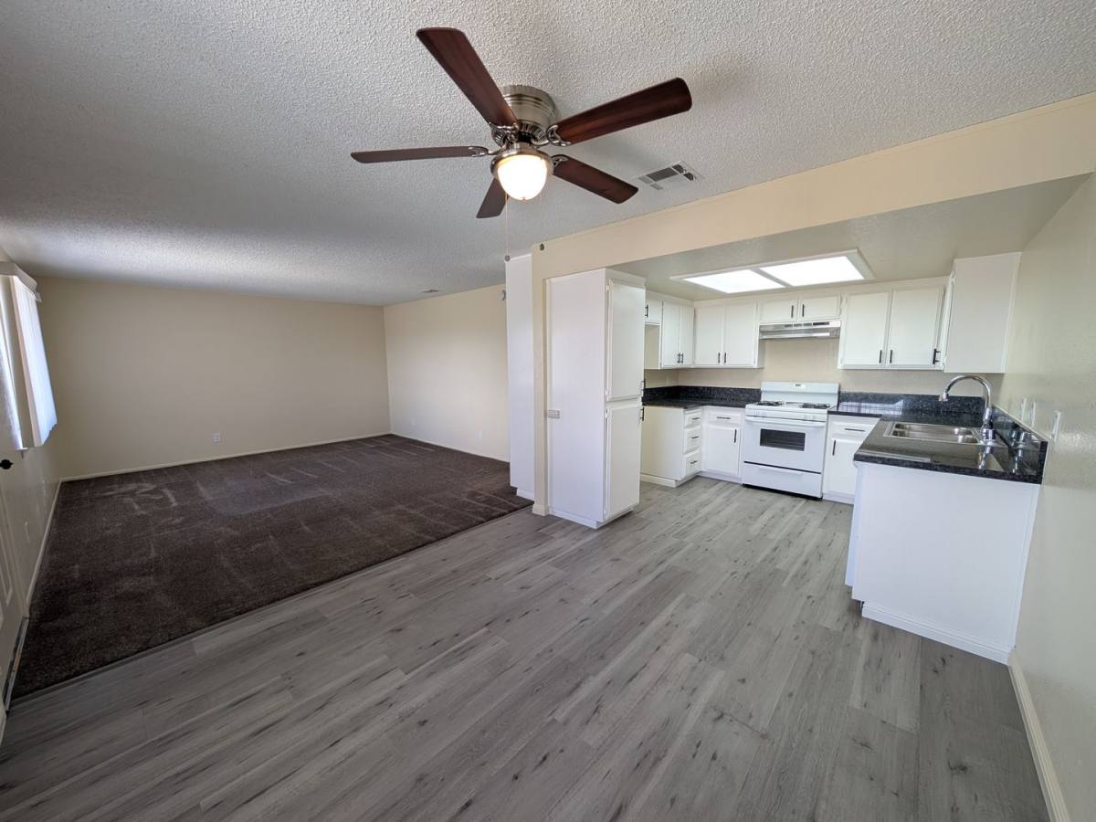Apartment for rent at 18989 Allegheny Rd, Apple Valley, CA 92307