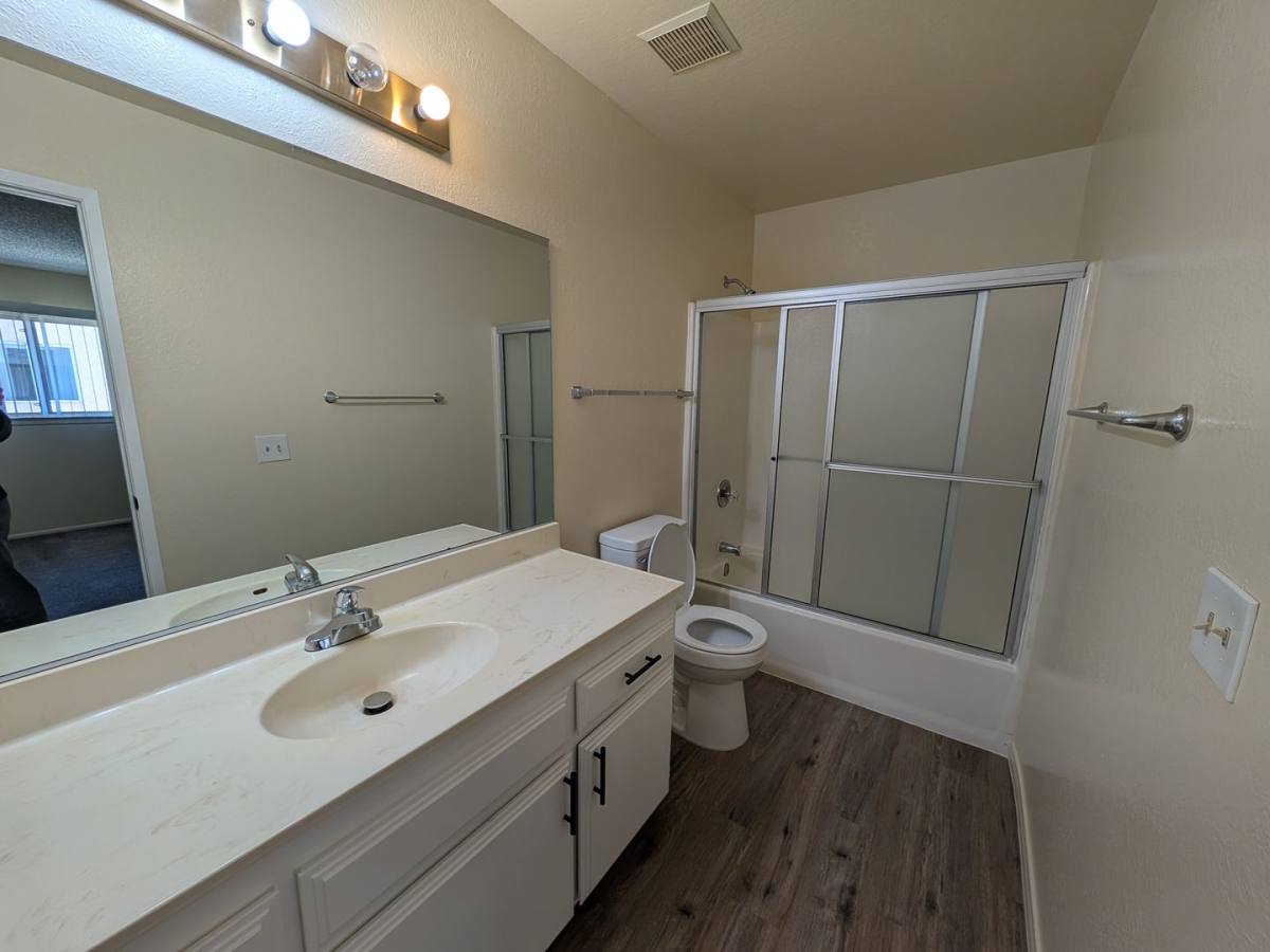 Apartment for rent at 18989 Allegheny Rd, Apple Valley, CA 92307